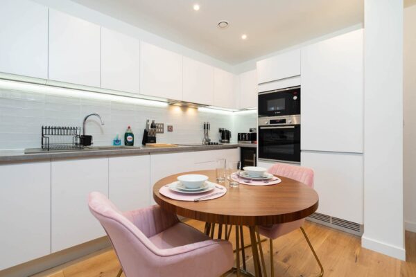 1 Bed Pink Apt Refurb 38