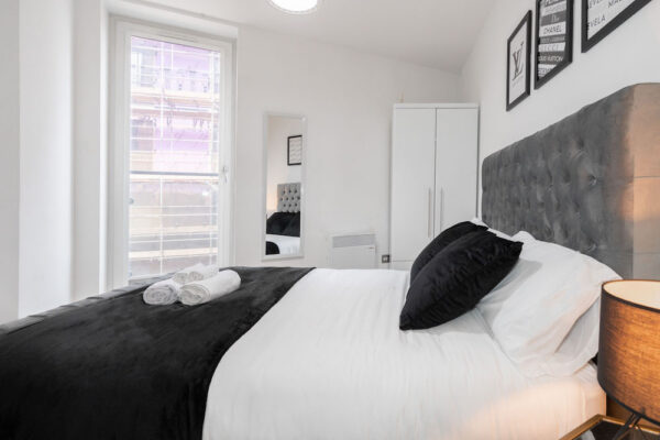 Luxury Pink Apt Refurb 15
