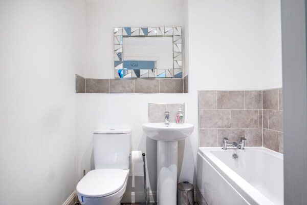 2 Bed Apt City Centre - Deep Refurb 21