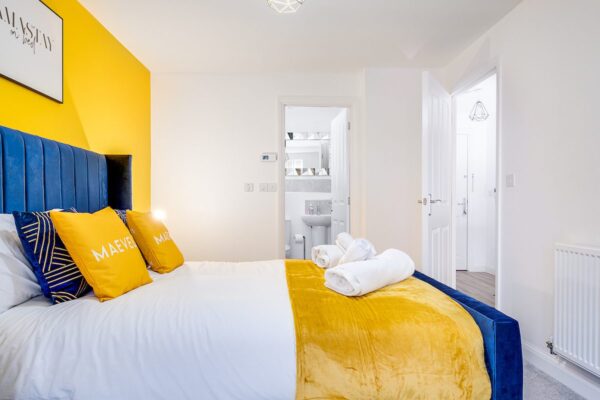2-bed city centre apartment - deep refurbishment