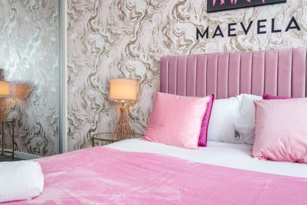 1 Bed Pink Apt Refurb 15
