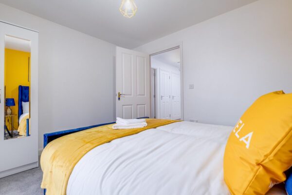 2 Bed Apt City Centre - Deep Refurb 9