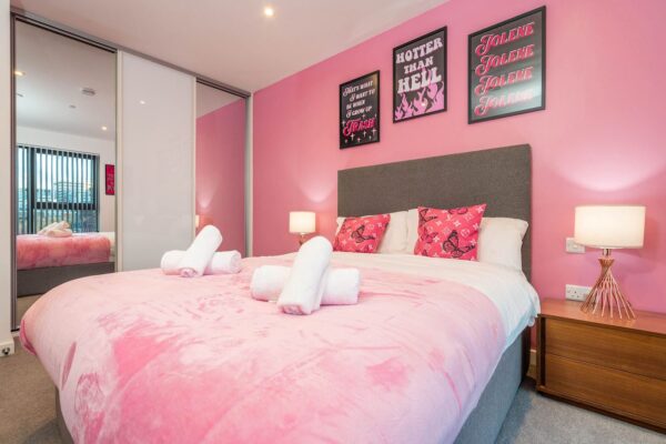 1 Bed Pink Apt Refurb 32