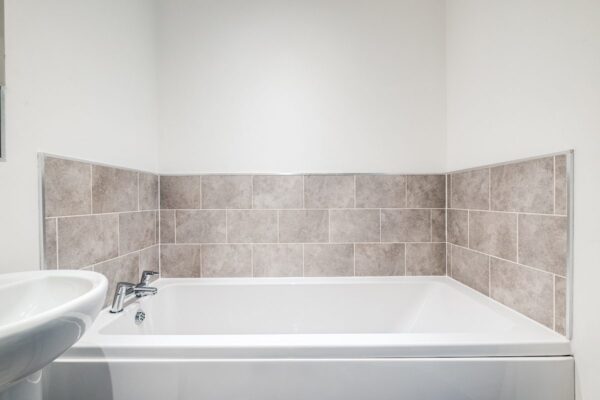 2 Bed Apt City Centre - Deep Refurb 23