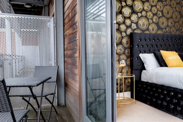 Versace Style Refurb 1 Bed 16