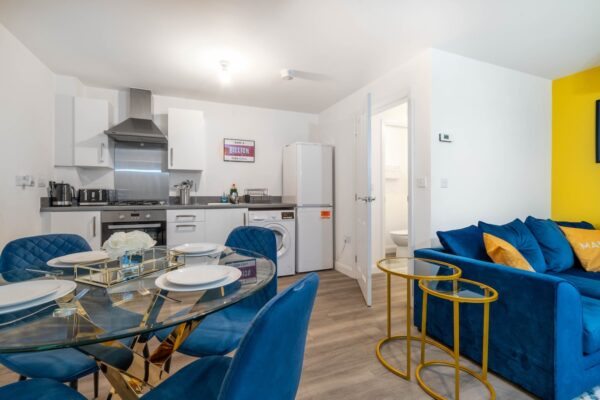 Blue Modern 2 Bed City Centre 17