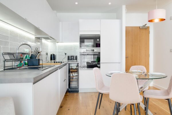 1 Bed Pink Apt Refurb 43