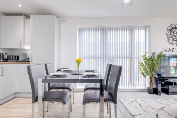 2 Bed Apt City Centre - Deep Refurb 3