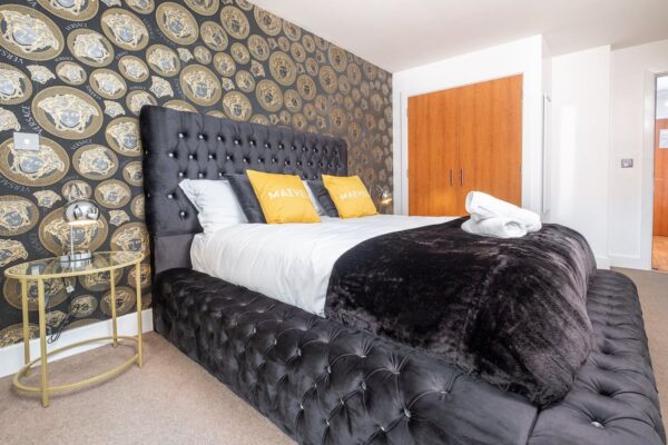 Versace-themed 1-bed at The Arcadian, Hurst Street