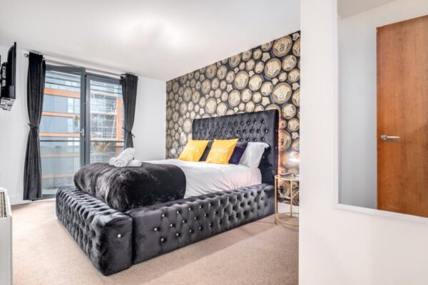 Versace Style Refurb 1 Bed 11