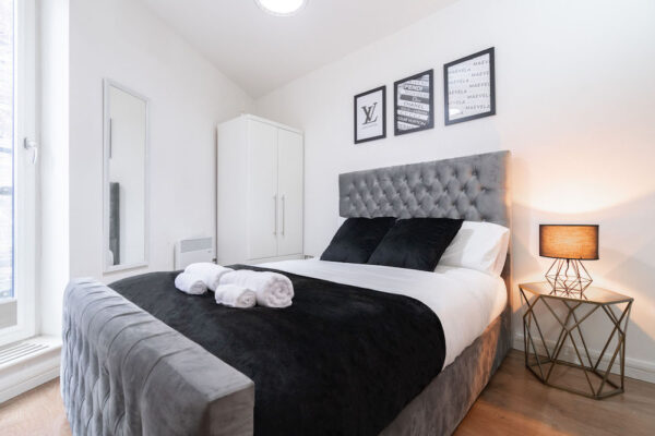 Luxury Pink Apt Refurb 20