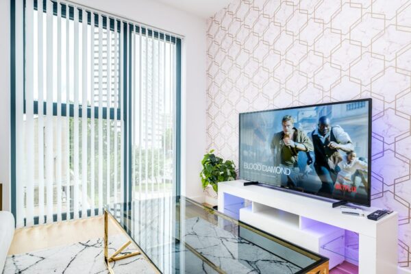 1 Bed Pink Apt Refurb 45