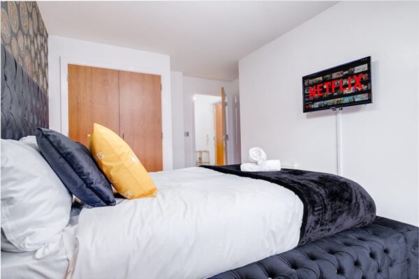Versace Style Refurb 1 Bed 28