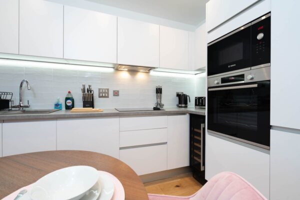 1 Bed Pink Apt Refurb 46