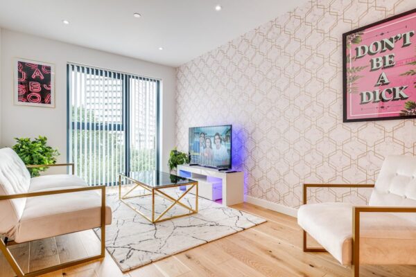 1 Bed Pink Apt Refurb 49