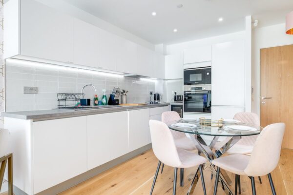 1 Bed Pink Apt Refurb 31