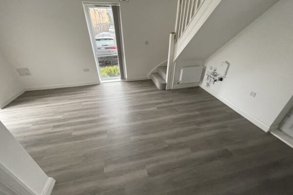 Blue Modern 2 Bed City Centre 5