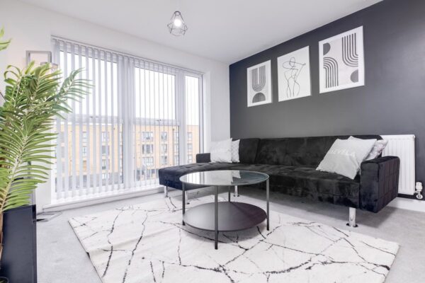 2 Bed Apt City Centre - Deep Refurb 14