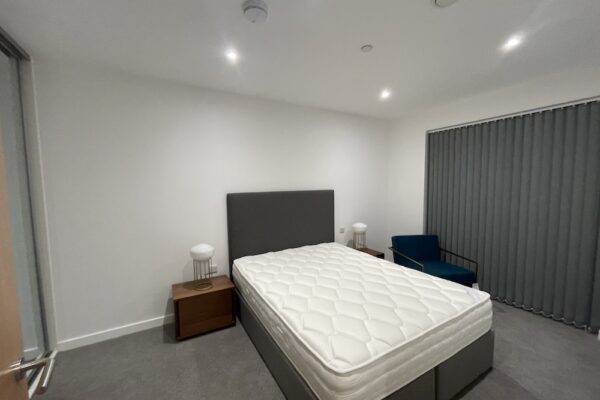 1 Bed Pink Apt Refurb 12