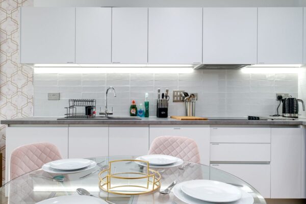 1 Bed Pink Apt Refurb 35