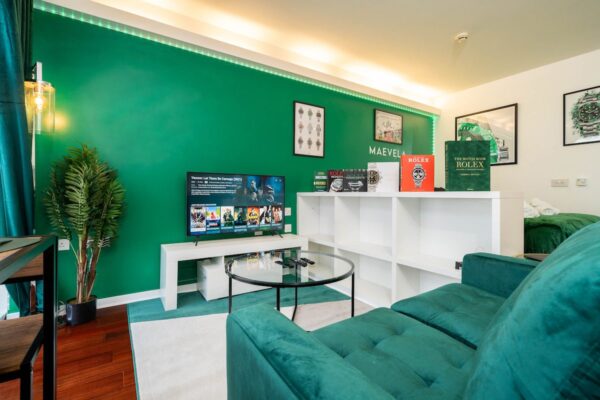 Rolex Themed Studio Apt 6