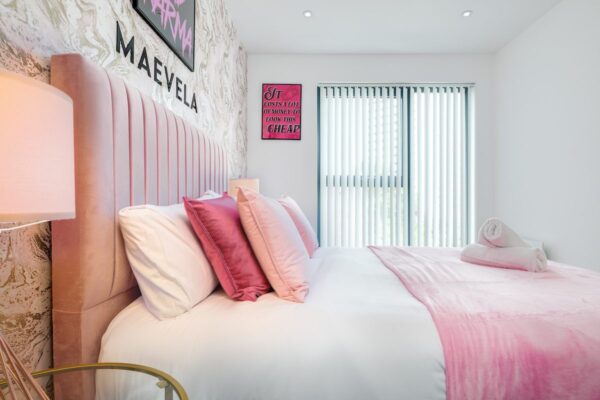 1 Bed Pink Apt Refurb 5